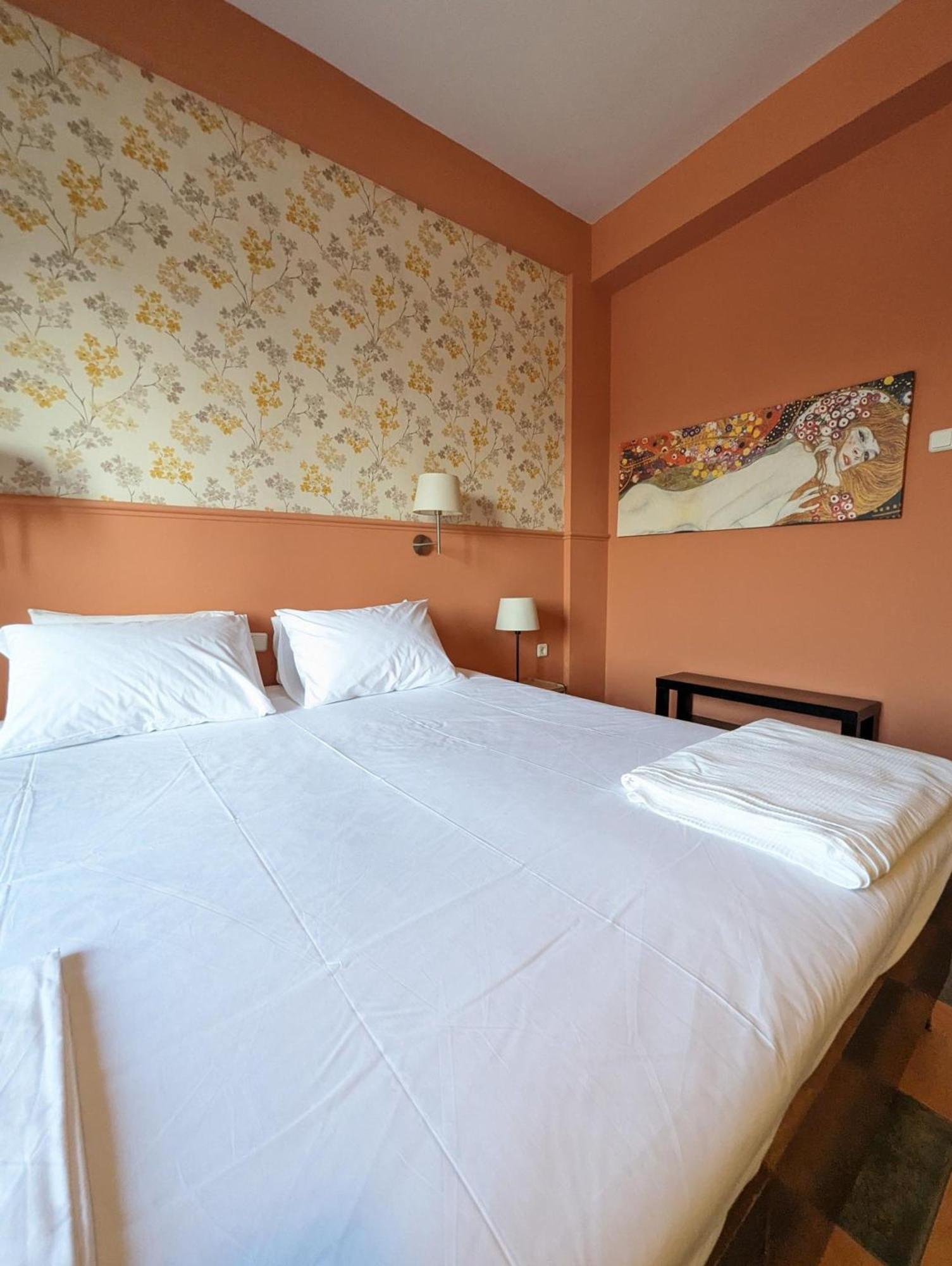Okeania Seafront Rooms In カメナブルナ エクステリア 写真