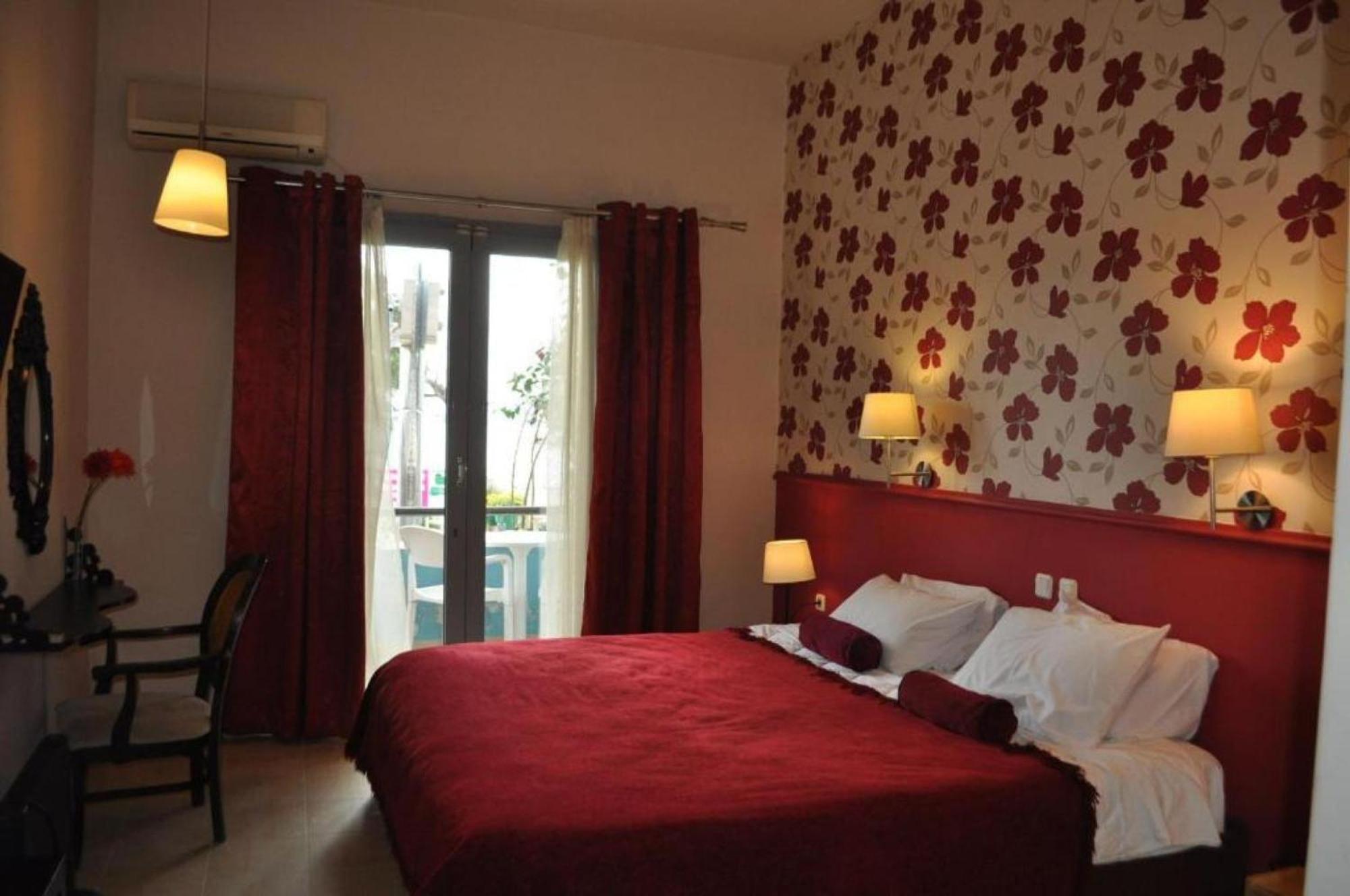 Okeania Seafront Rooms In カメナブルナ エクステリア 写真