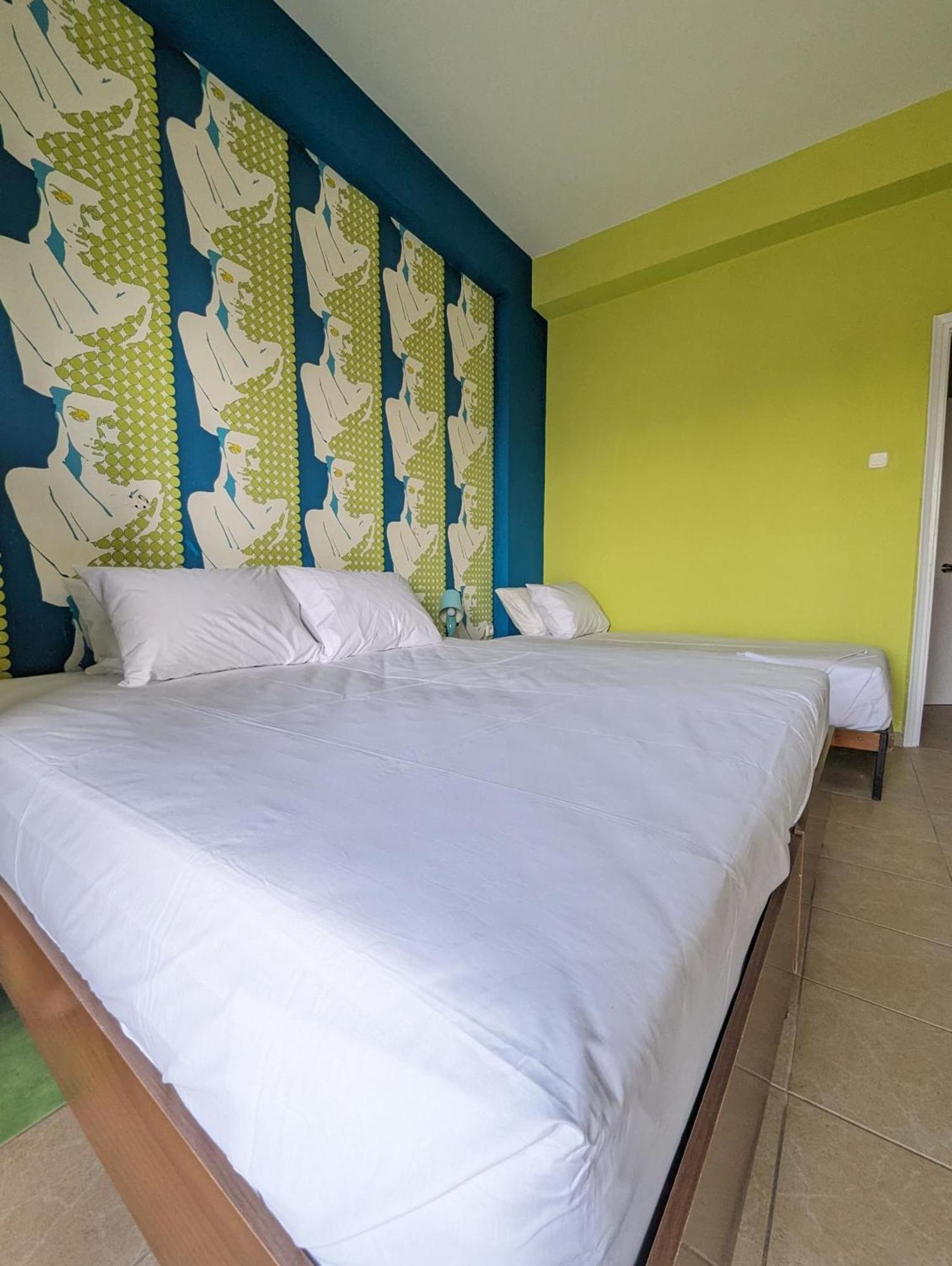 Okeania Seafront Rooms In カメナブルナ エクステリア 写真