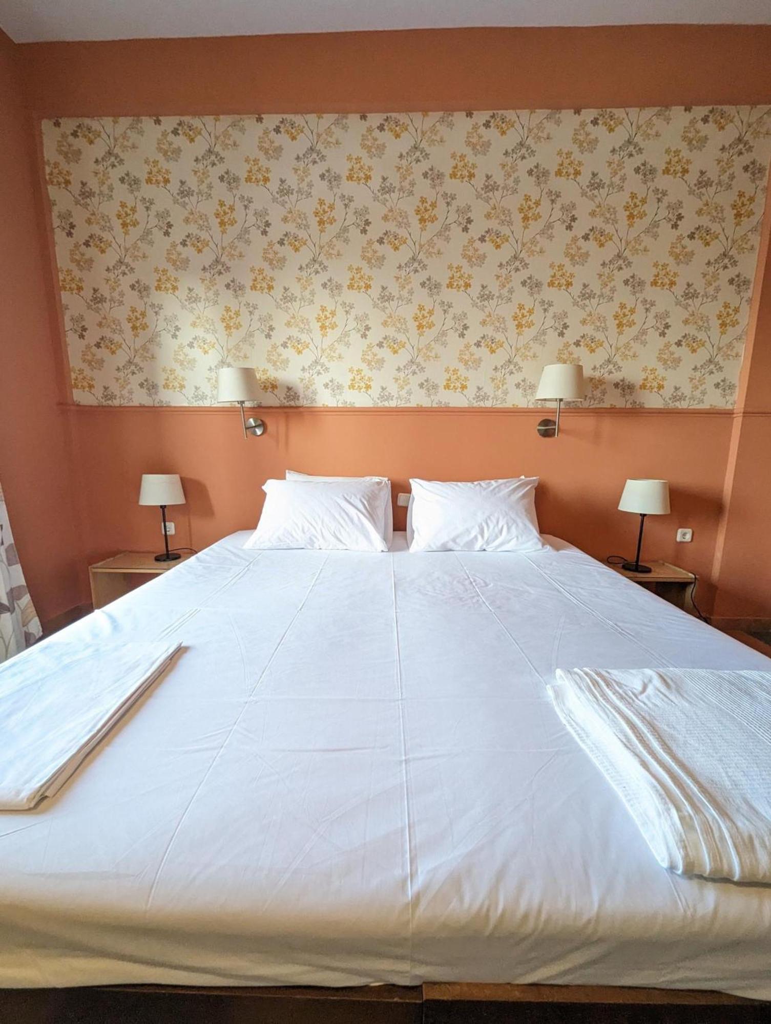 Okeania Seafront Rooms In カメナブルナ エクステリア 写真