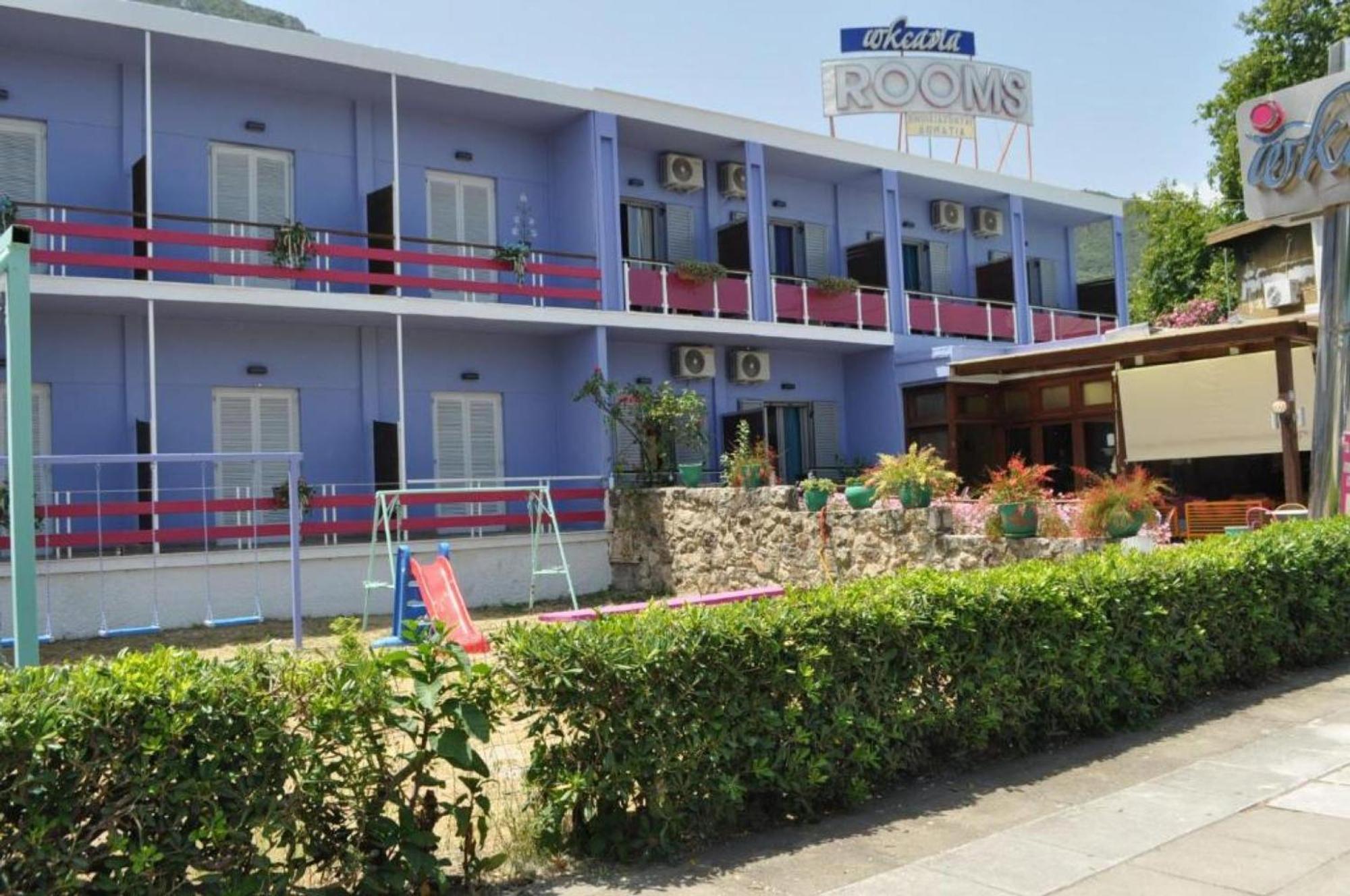 Okeania Seafront Rooms In カメナブルナ エクステリア 写真