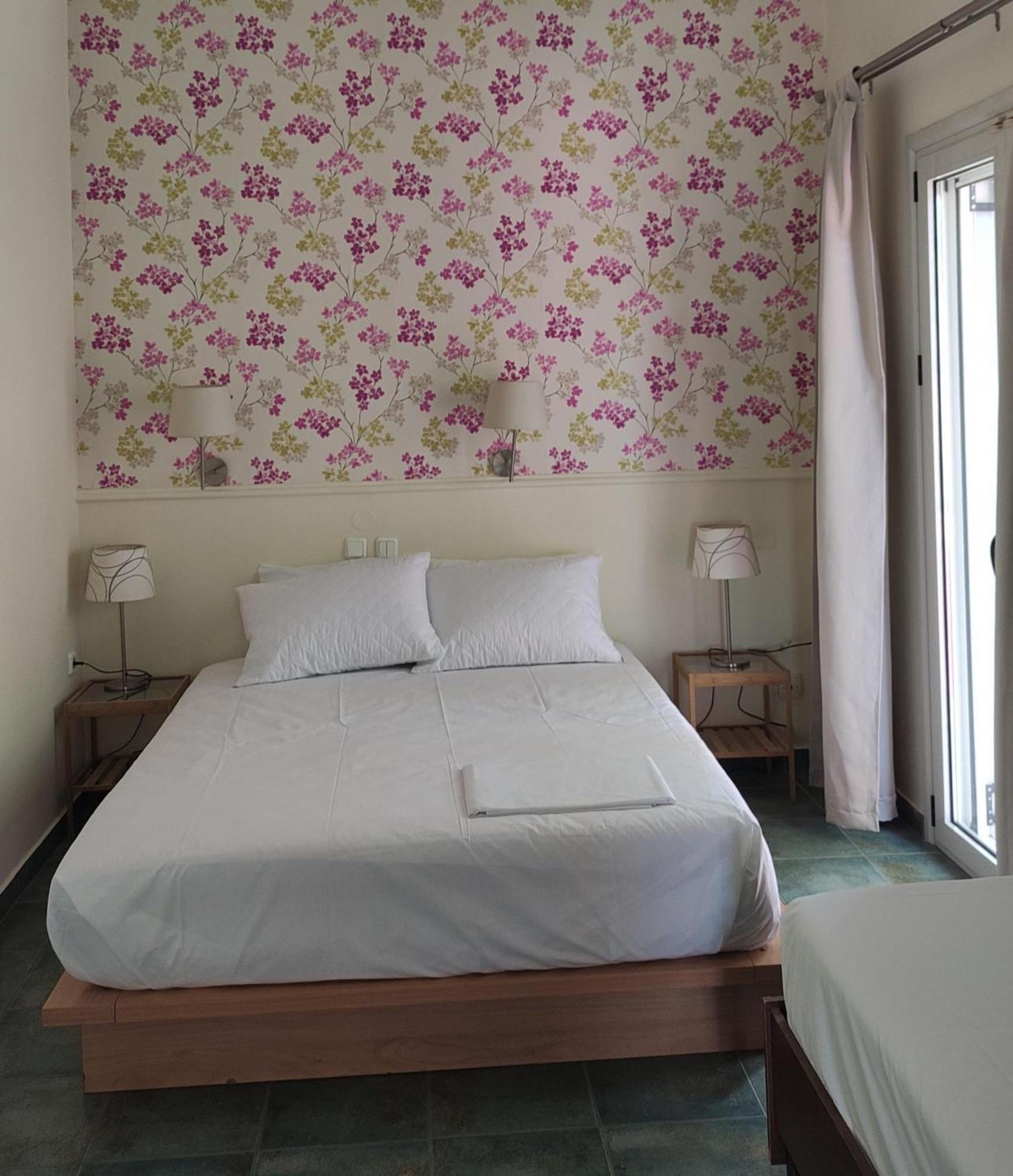 Okeania Seafront Rooms In カメナブルナ エクステリア 写真